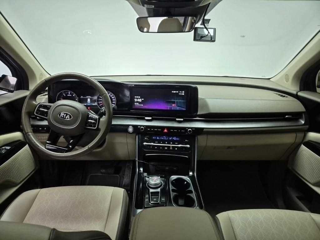 KIA Carnival - Vista 7