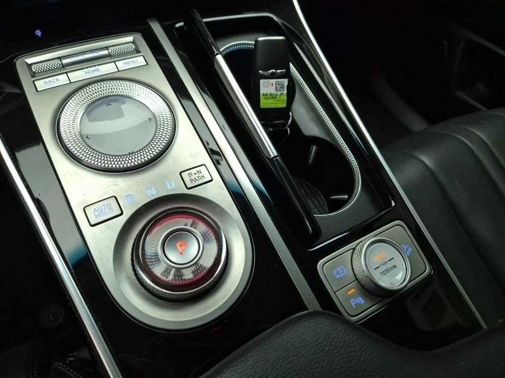 Genesis GV80 - Vista 8