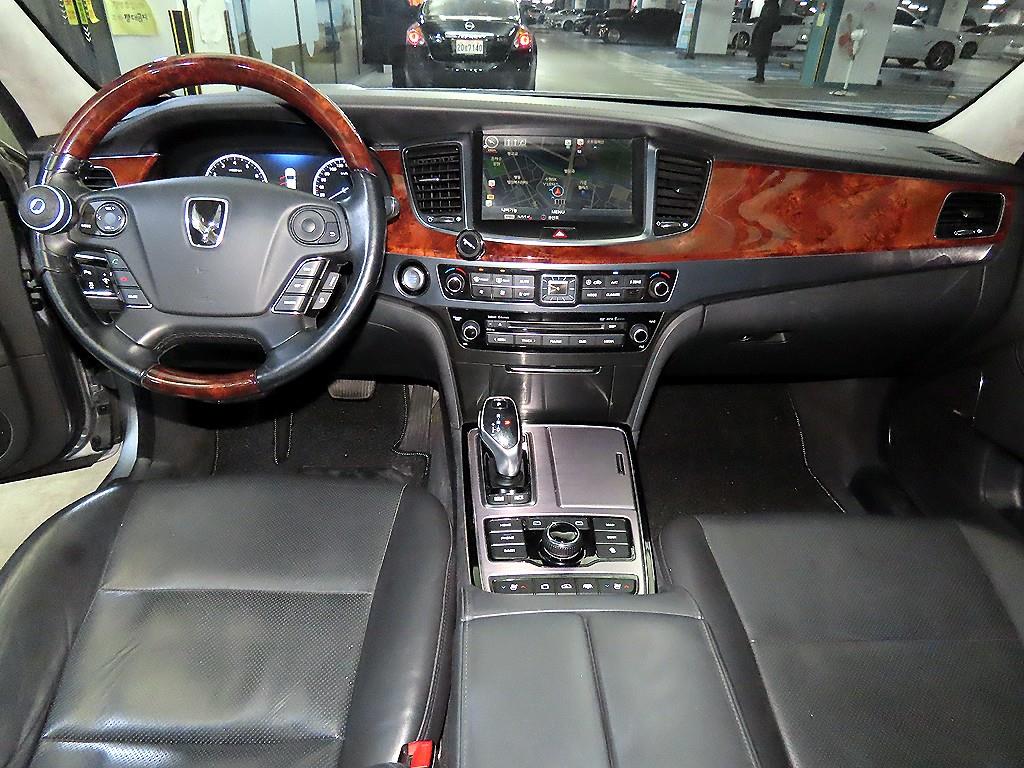 HYUNDAI Equus - Vista 10