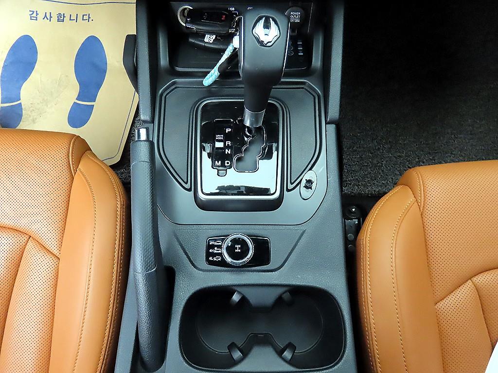 Ssangyong Rexton - Vista 10