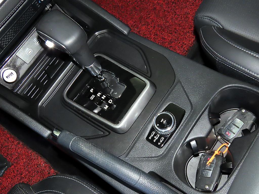 Ssangyong Rexton - Vista 12