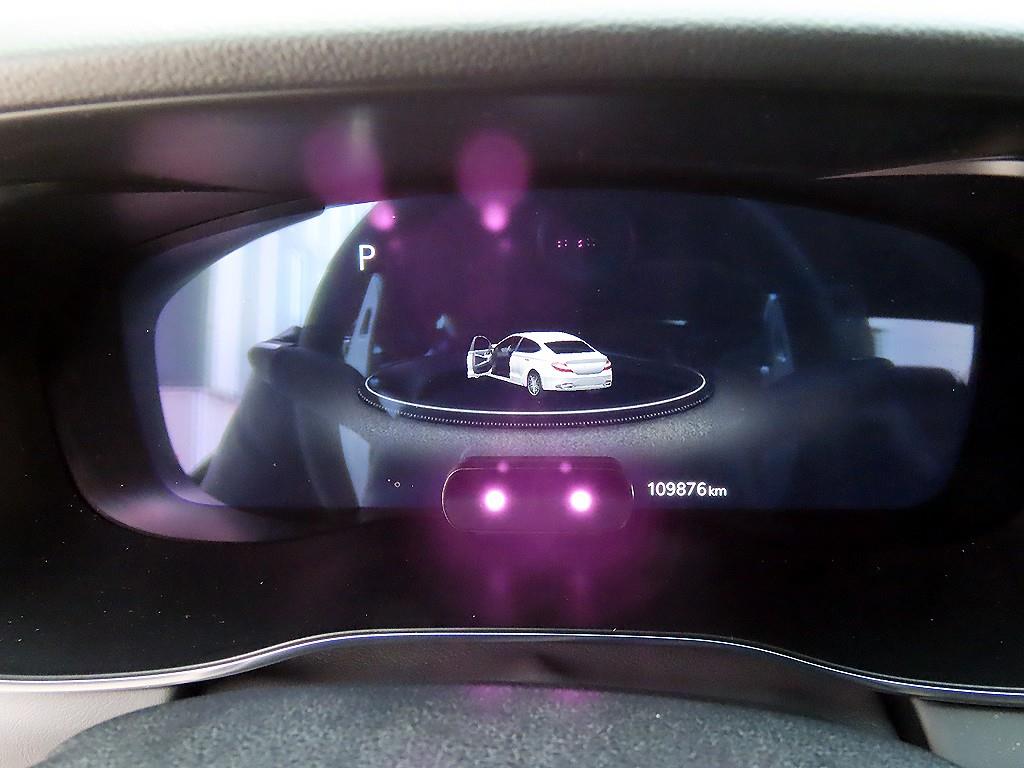 Genesis G70 - Vista 9