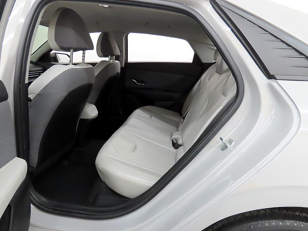 HYUNDAI Avante - Vista 4