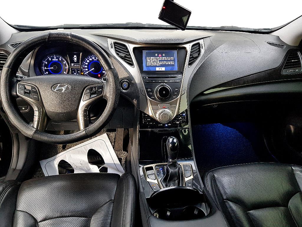 HYUNDAI Grandeur - Vista 5