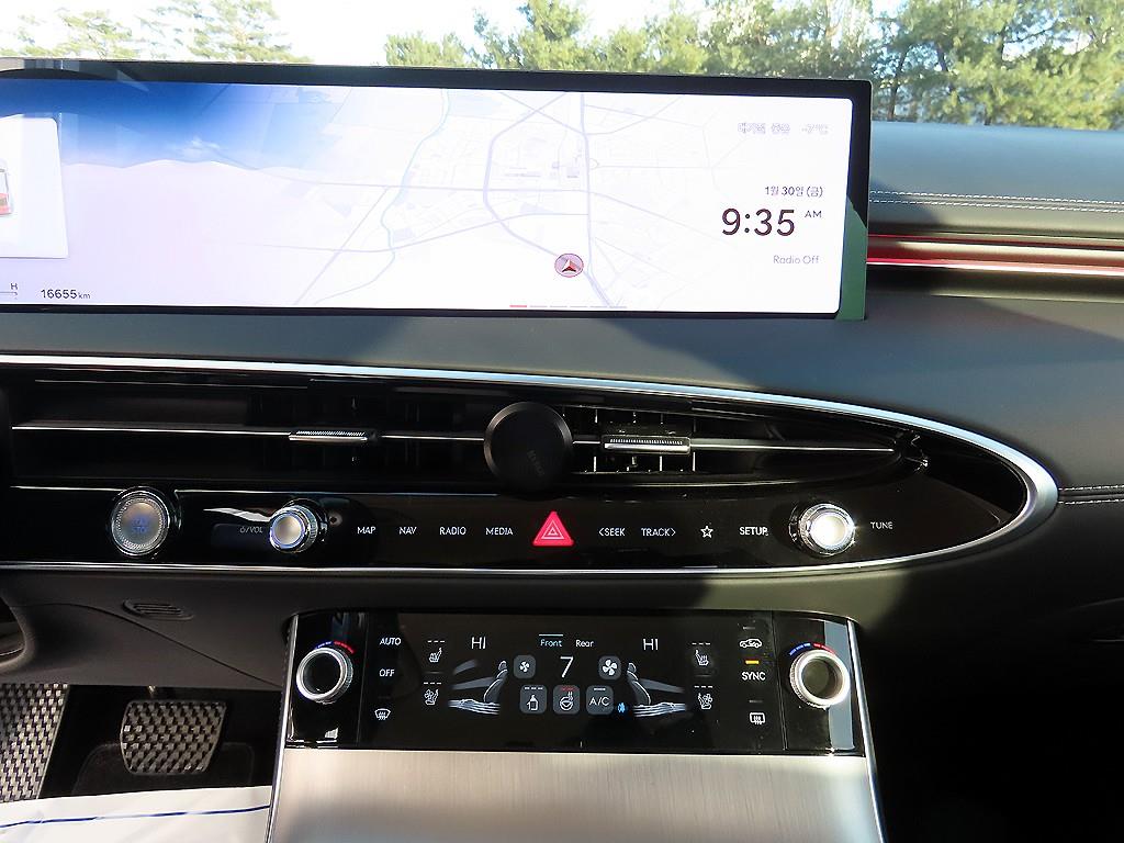 Genesis GV70 - Vista 12