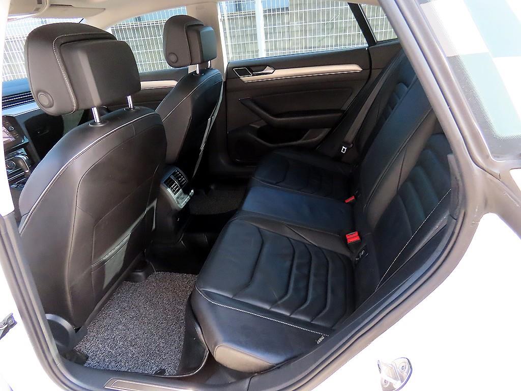 Volkswagen Arteon - Vista 6