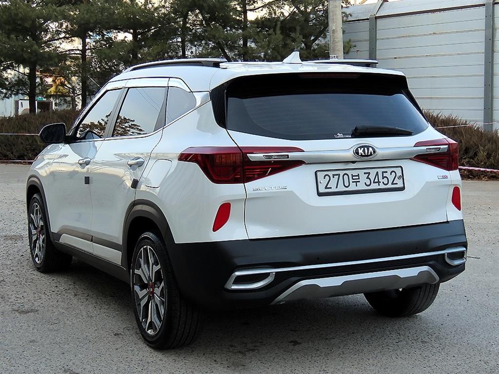 KIA Seltos - Vista 3