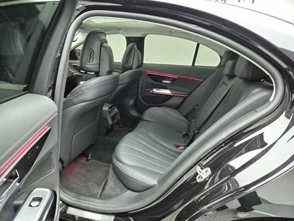 Mercedes Benz E class - Vista 12