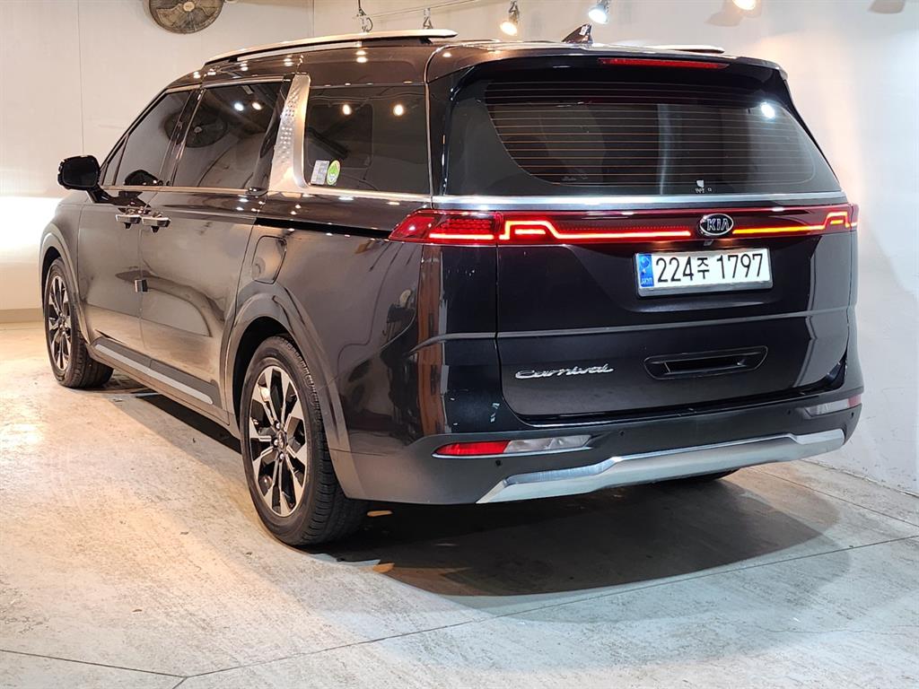 KIA Carnival - Vista 4