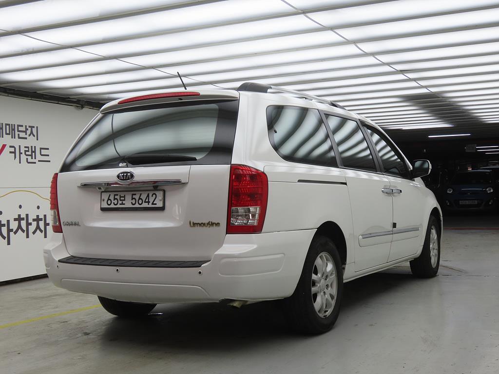 KIA Carnival - Vista 4