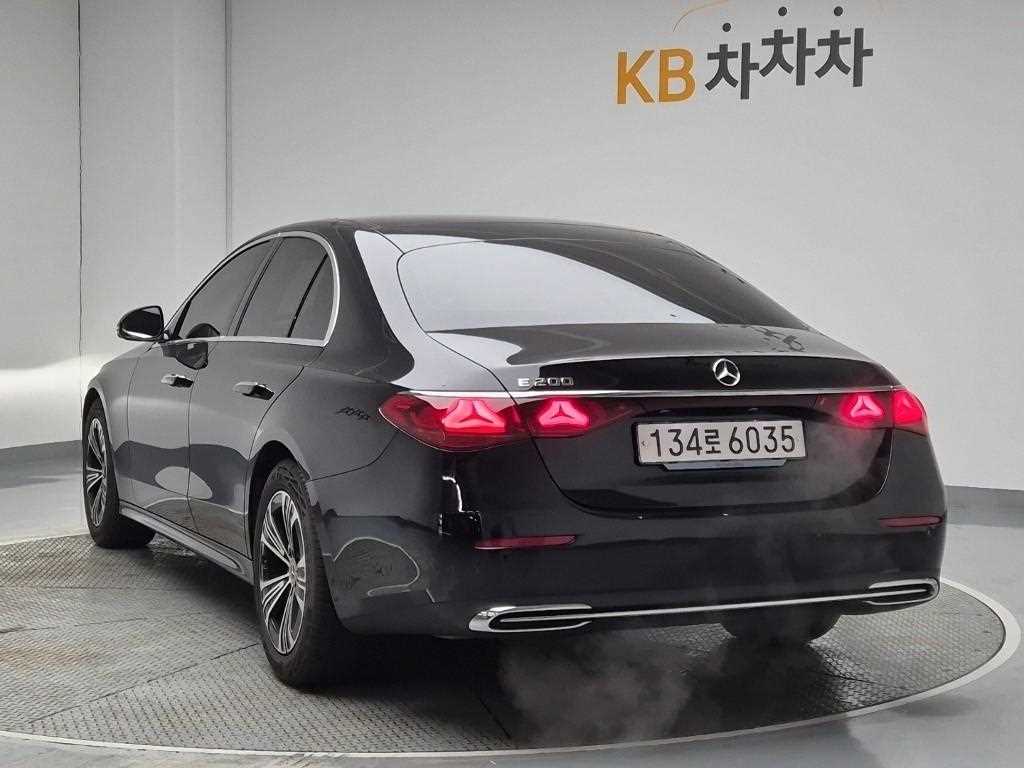 Mercedes Benz E class - Vista 2