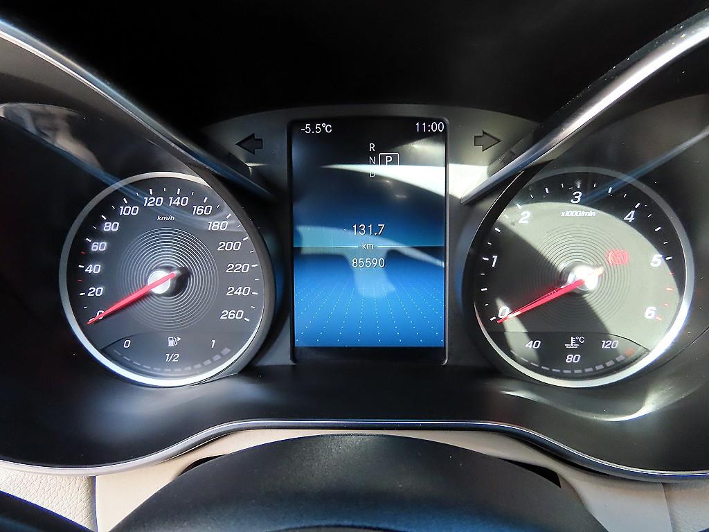 Mercedes Benz C Class - Vista 9