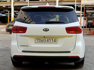 KIA Carnival - Vista 6