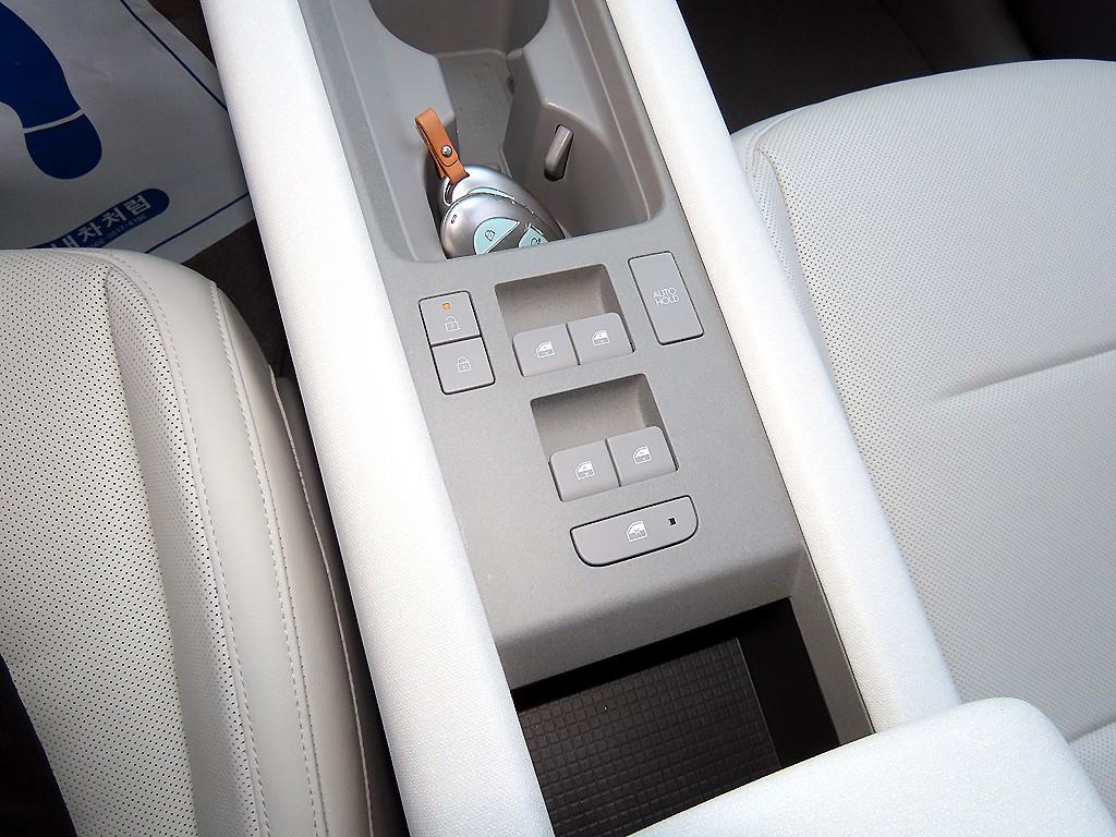 HYUNDAI Ioniq 6 - Vista 12