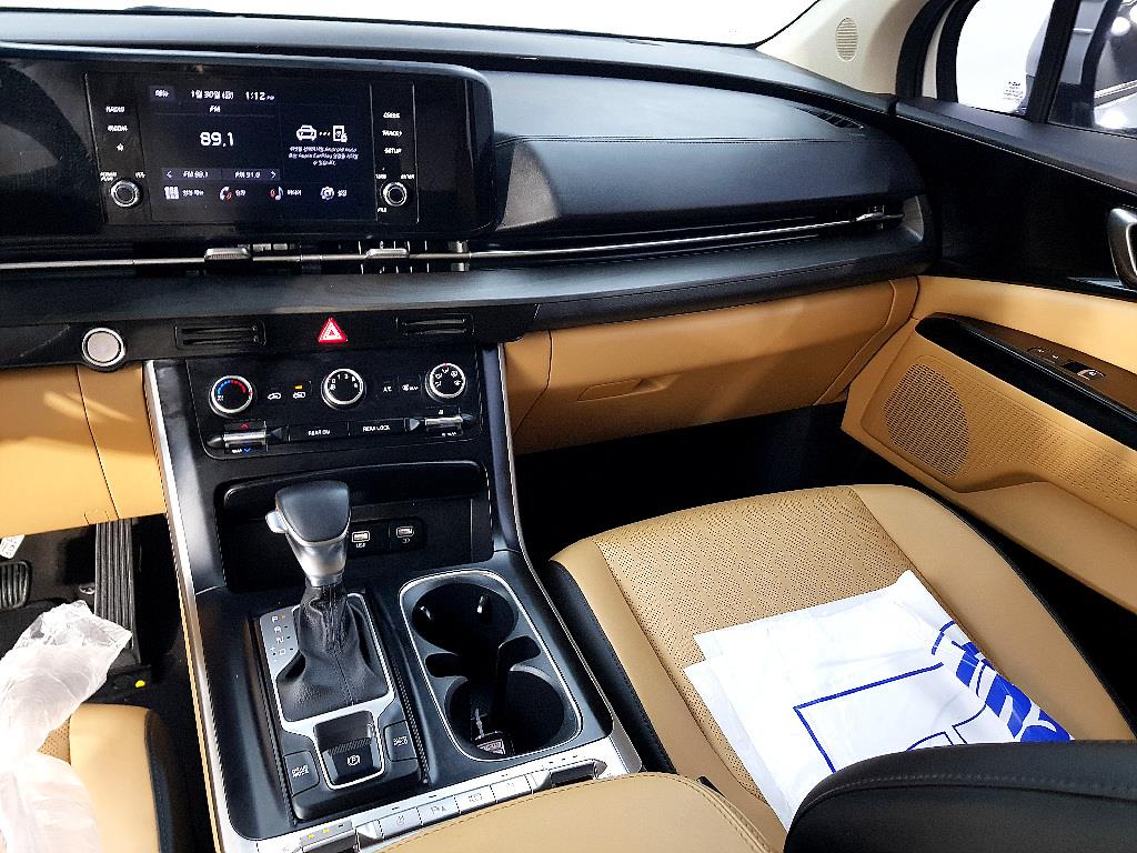 KIA Carnival - Vista 10