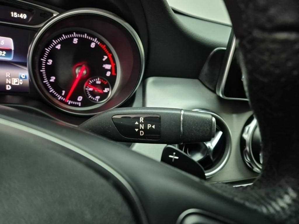 Mercedes Benz GLA Class - Vista 8