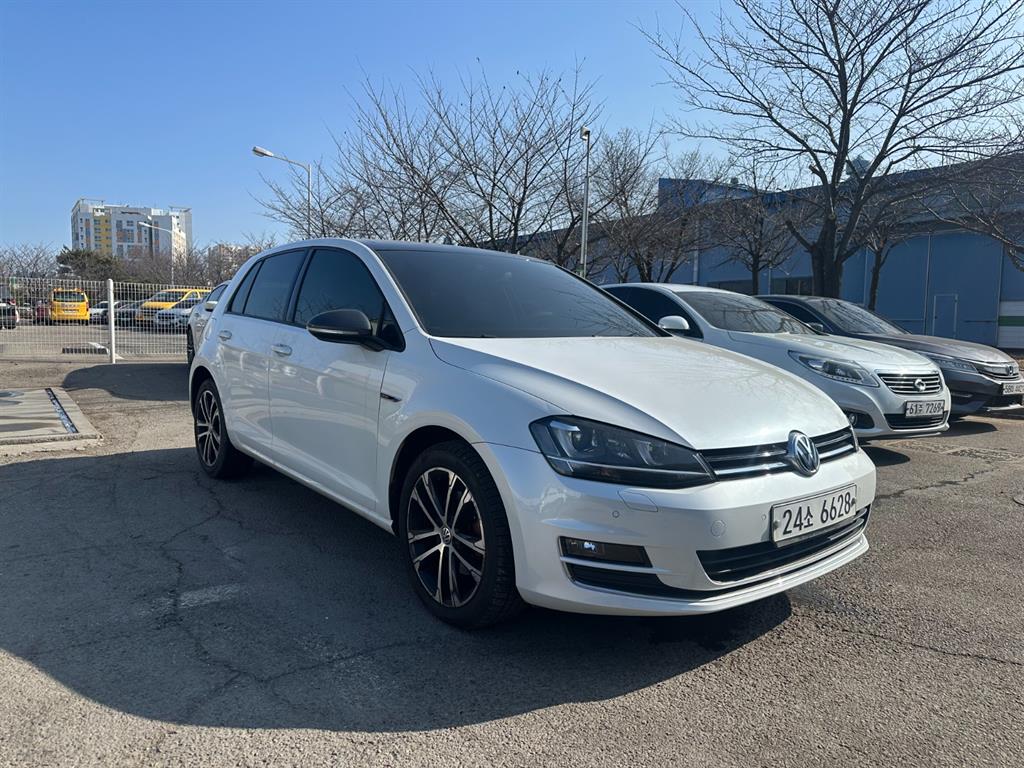 Volkswagen Golf - Vista 2