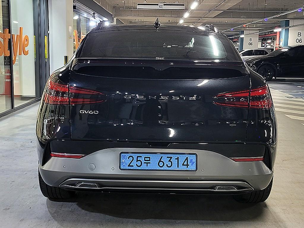 Genesis GV60 - Vista 5