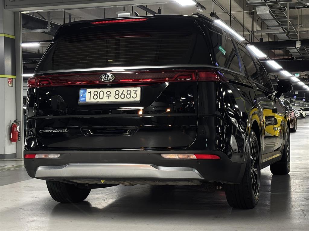 KIA Carnival - Vista 4