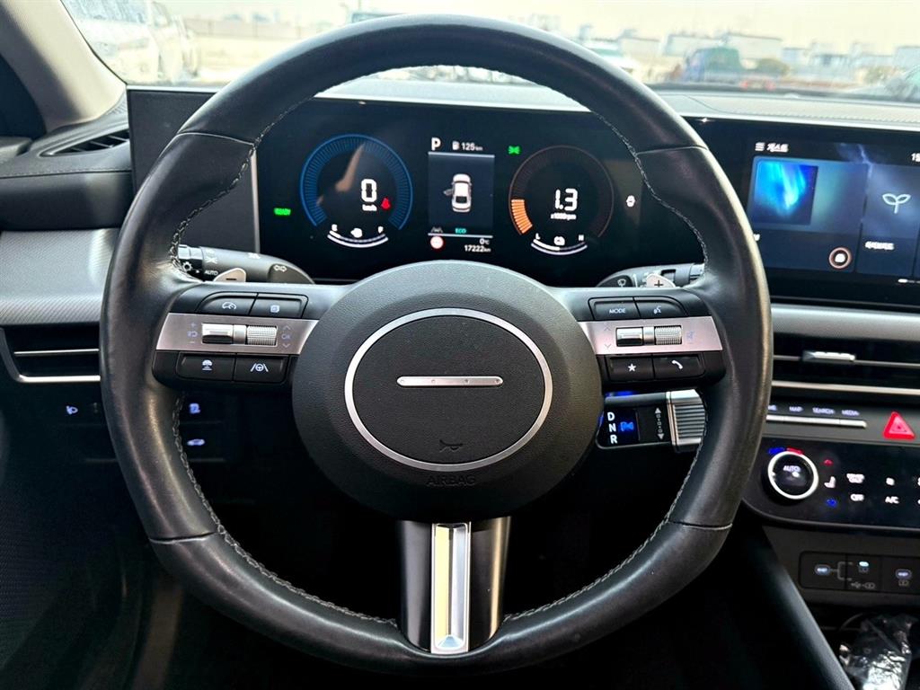 HYUNDAI Sonata - Vista 9