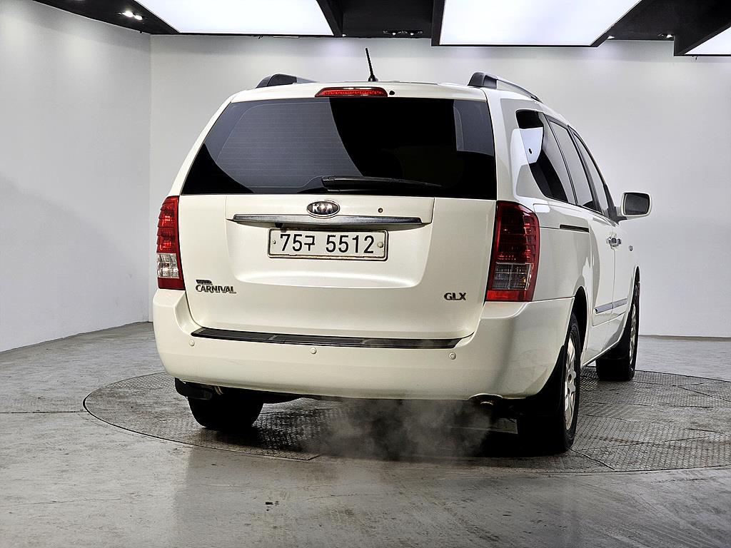 KIA Carnival - Vista 3