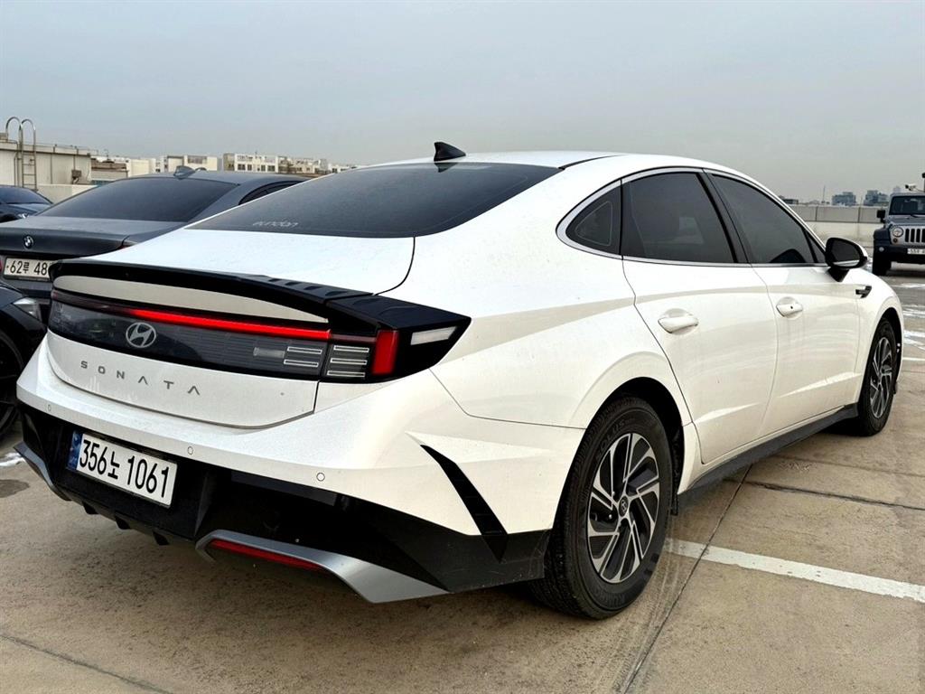 HYUNDAI Sonata - Vista 4