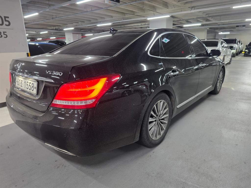 HYUNDAI Equus - Vista 4