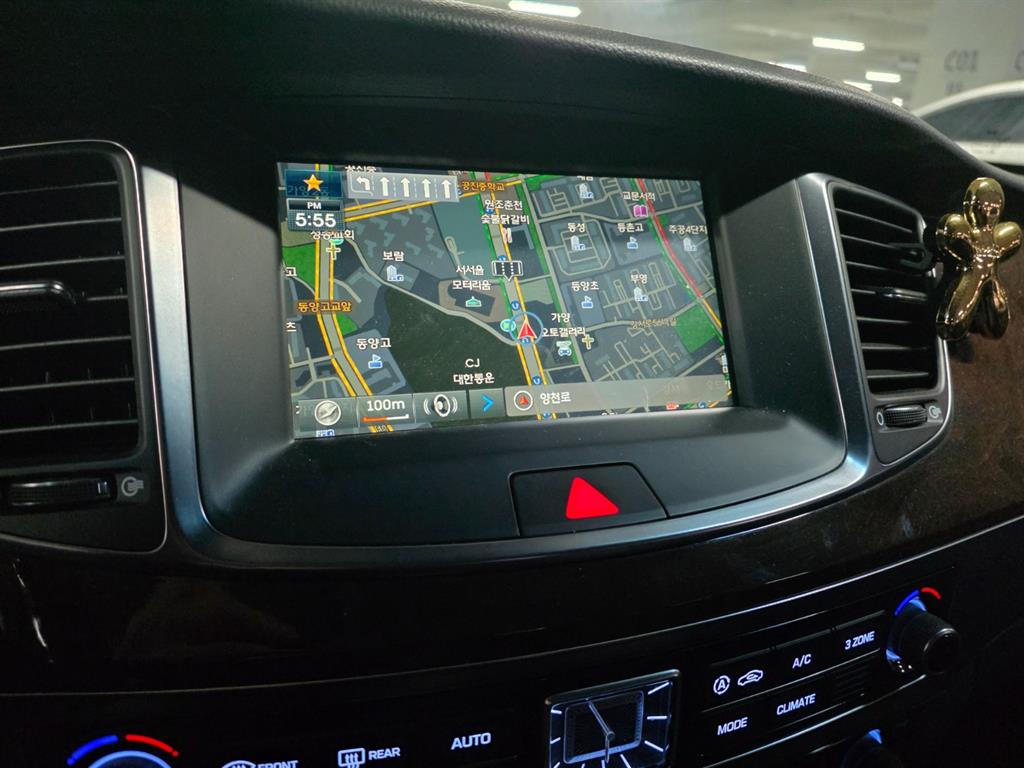 HYUNDAI Equus - Vista 9