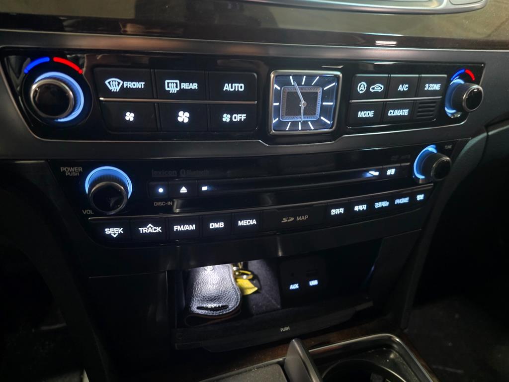 HYUNDAI Equus - Vista 11