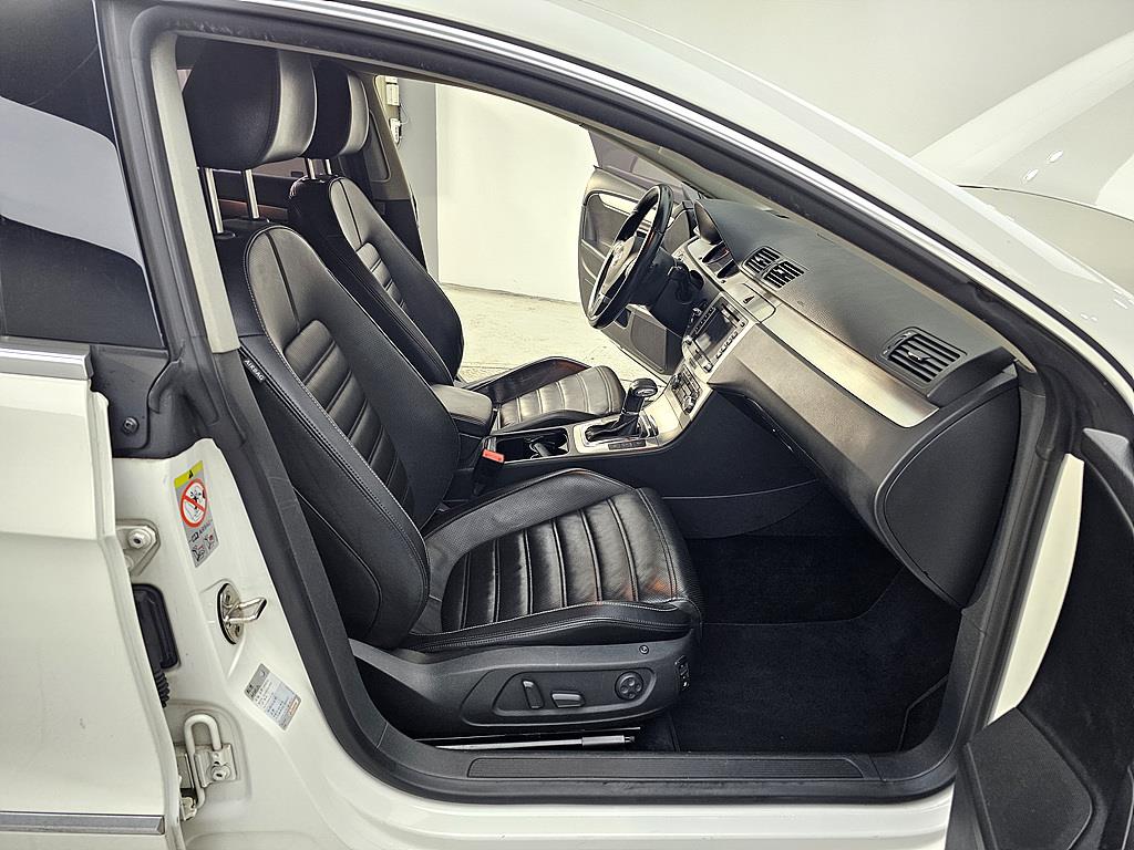 Volkswagen CC - Vista 11