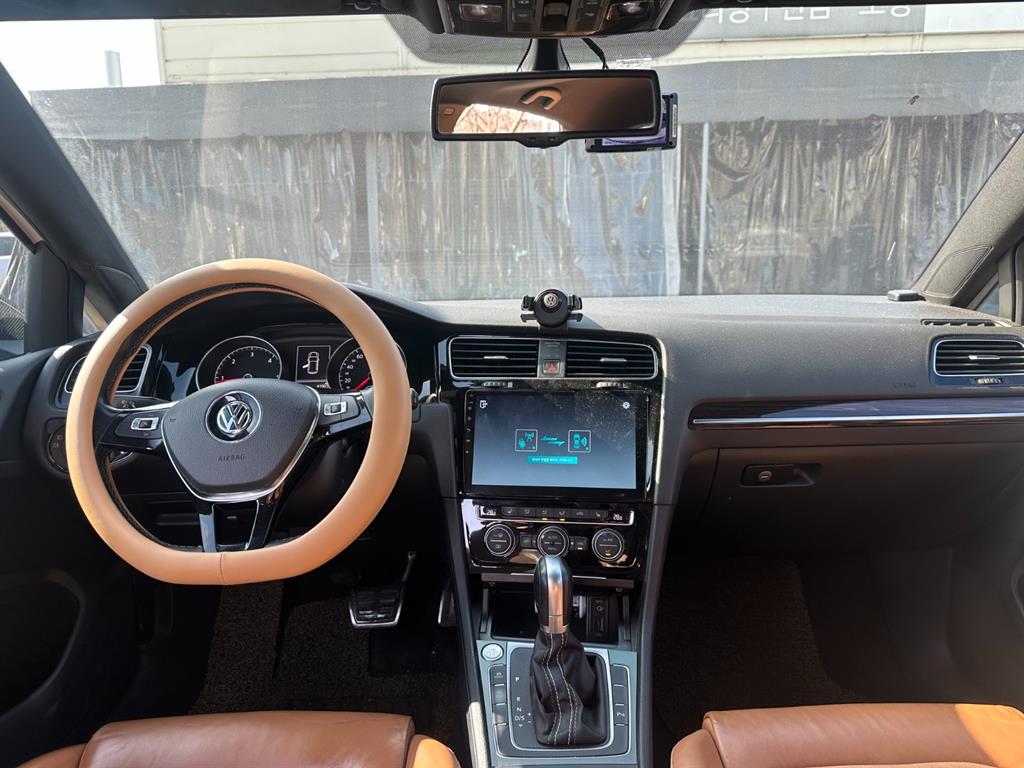 Volkswagen Golf - Vista 7