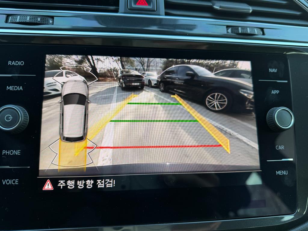 Volkswagen Tiguan - Vista 11