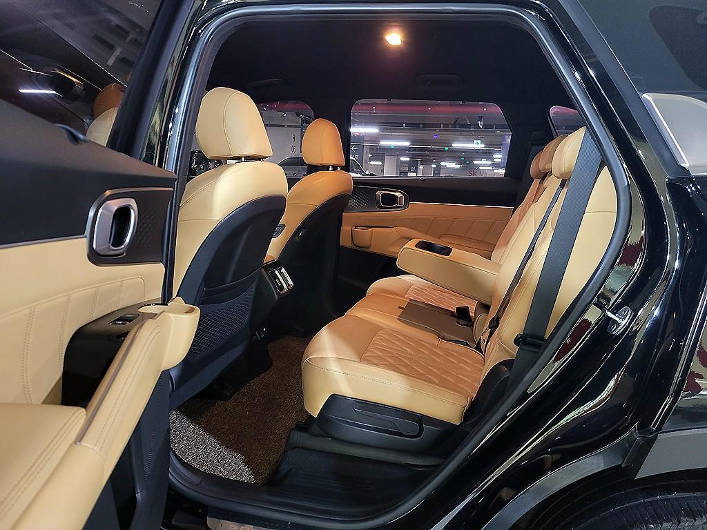 KIA Sorento - Vista 8