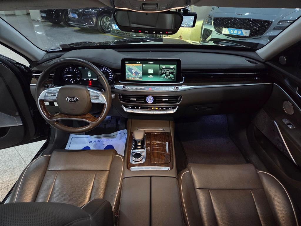 KIA K9 - Vista 8