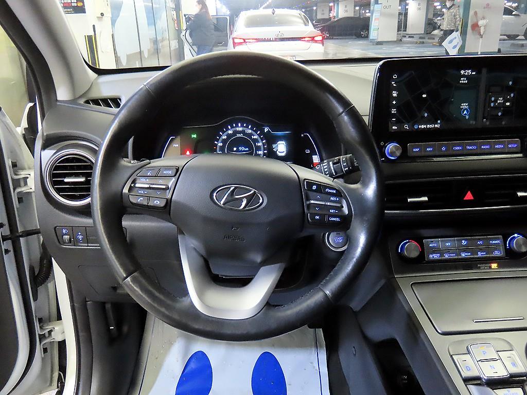 HYUNDAI Kona - Vista 8