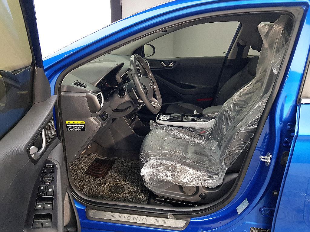 HYUNDAI Ioniq - Vista 8