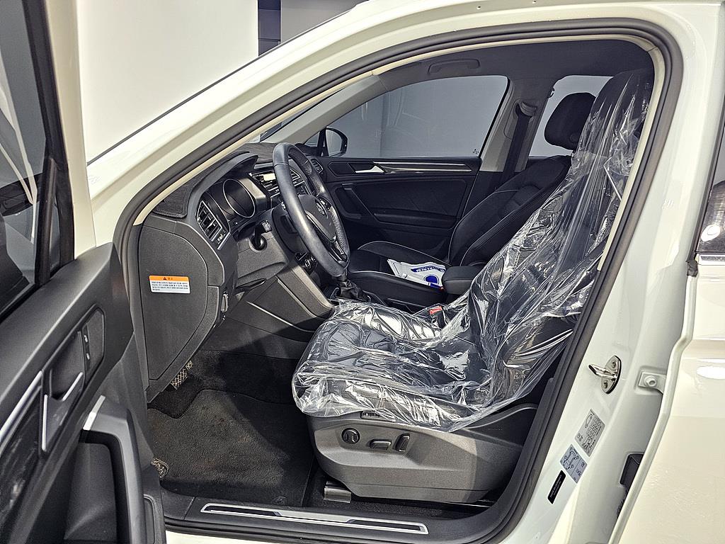 Volkswagen Tiguan - Vista 8