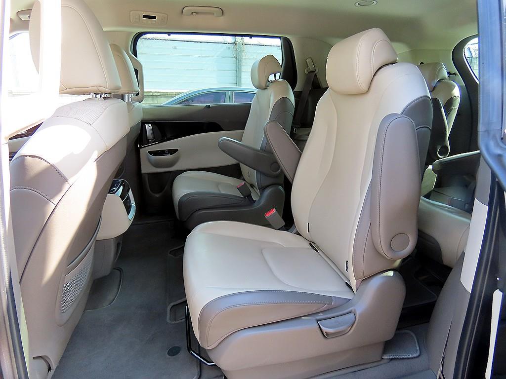 KIA Carnival - Vista 6