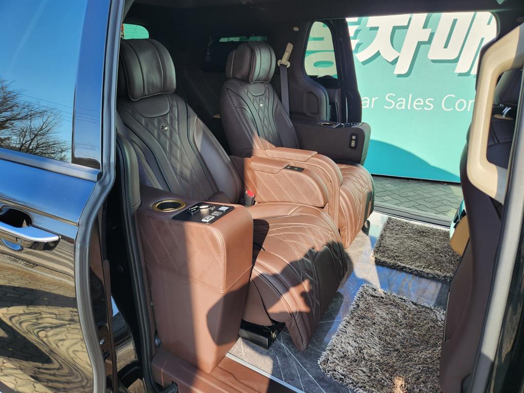 KIA Carnival - Vista 11