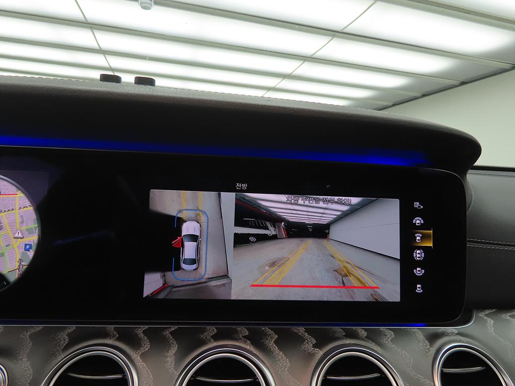 Mercedes Benz E class - Vista 12