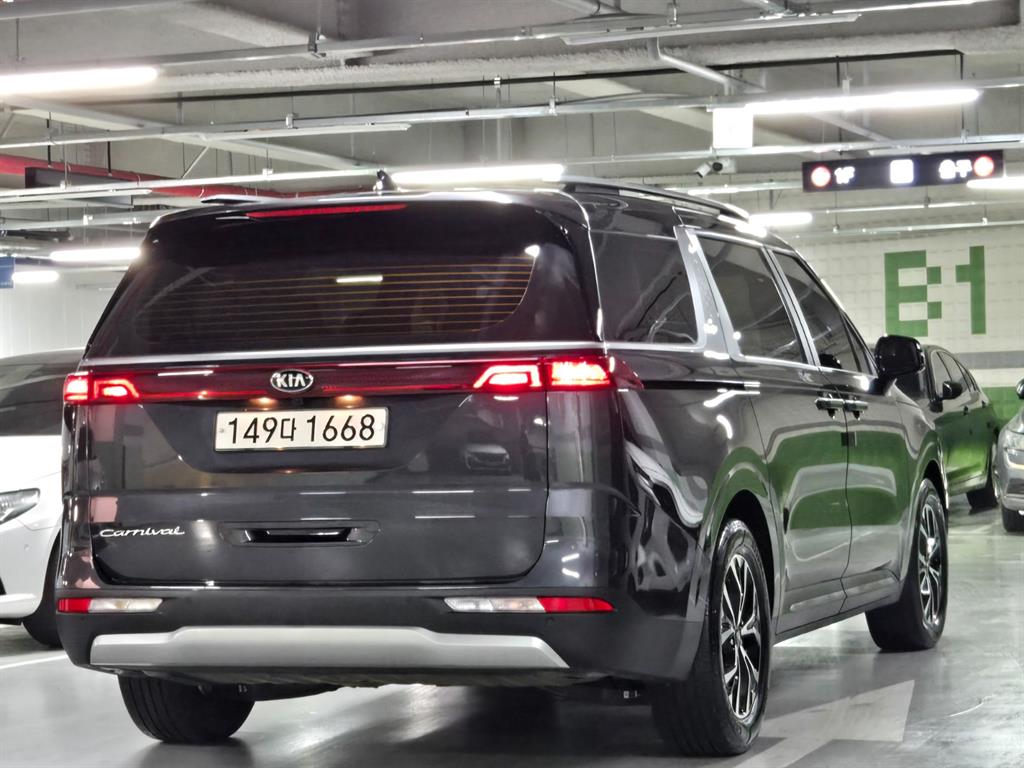 KIA Carnival - Vista 4