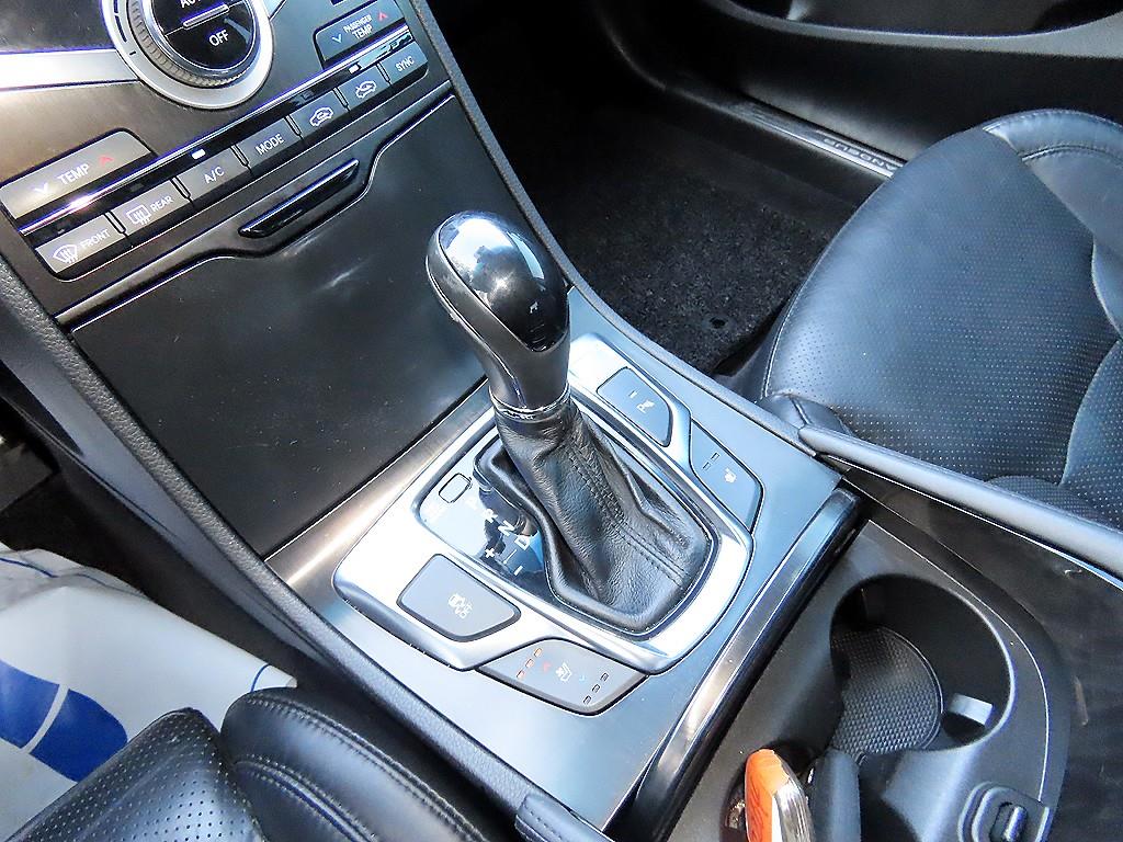 HYUNDAI Grandeur - Vista 10