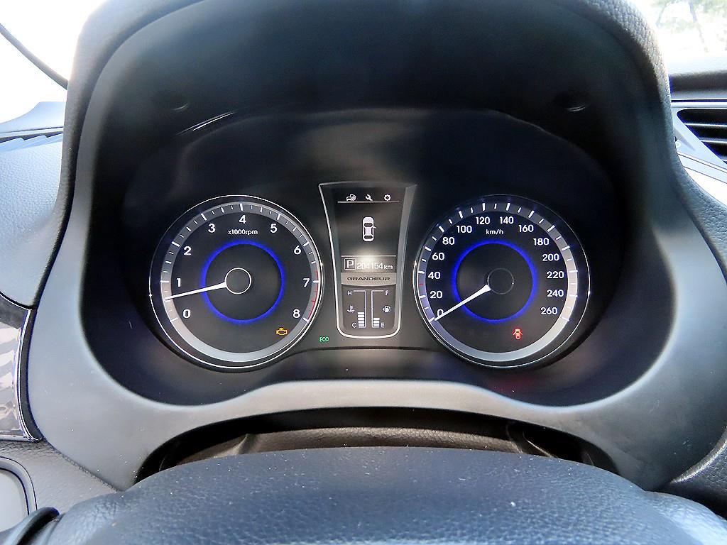 HYUNDAI Grandeur - Vista 9