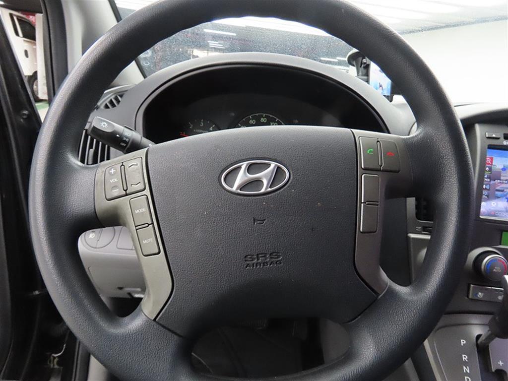 HYUNDAI Starex - Vista 8