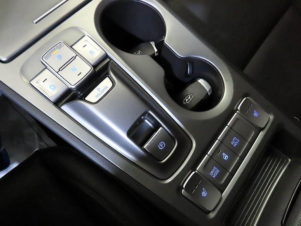 HYUNDAI Kona - Vista 12