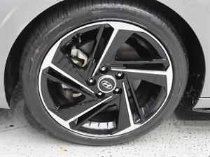 HYUNDAI Avante - Vista 10