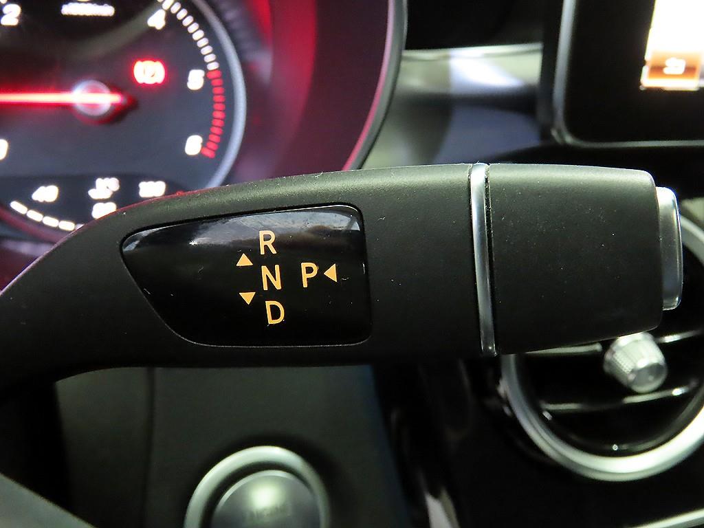 Mercedes Benz C Class - Vista 12