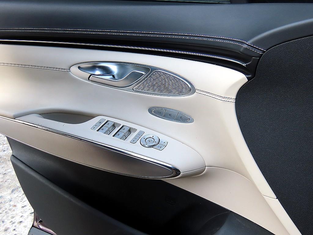 Genesis GV70 - Vista 11