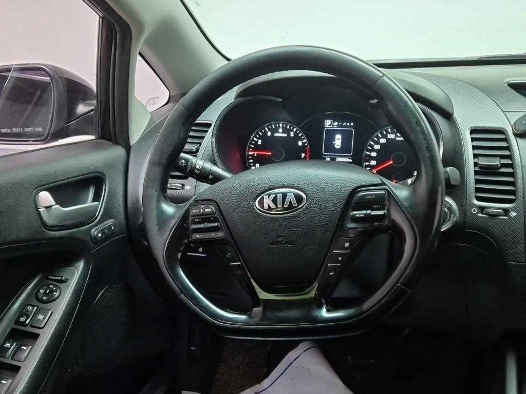 KIA K3 - Vista 9
