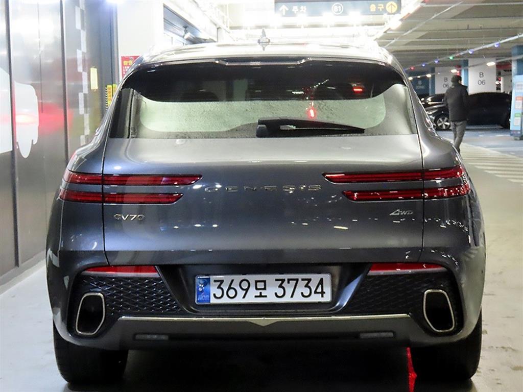 Genesis GV70 - Vista 5